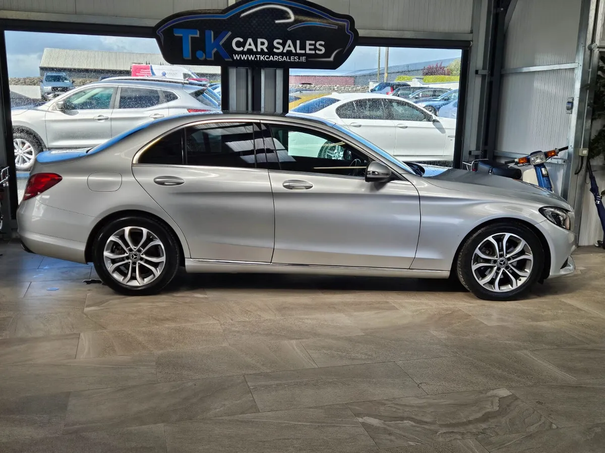 18 MERCEDES BENZ C-CLASS AVANTGARDE - Image 4