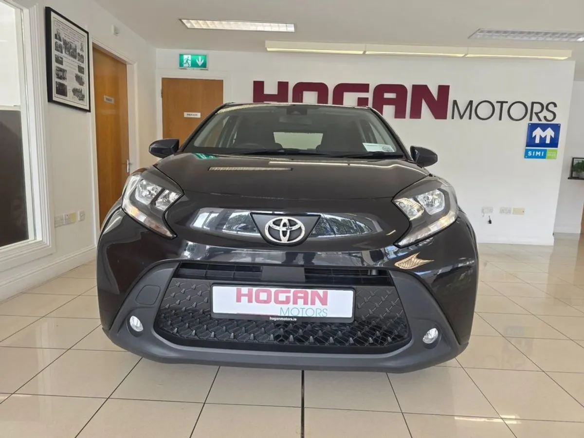 Toyota Aygo X 1.0 Petrol 4DR Best Spec - Image 2