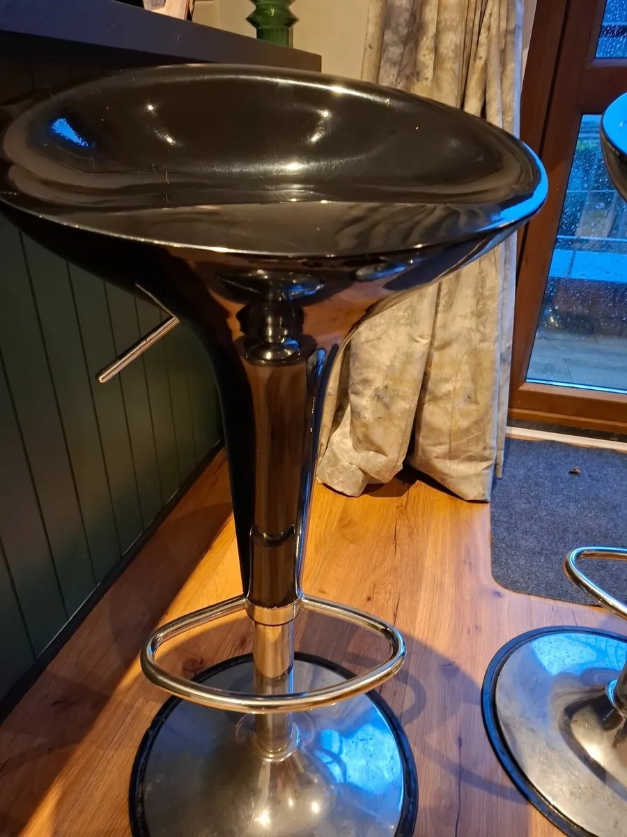 Bar stools x 2 - Image 3