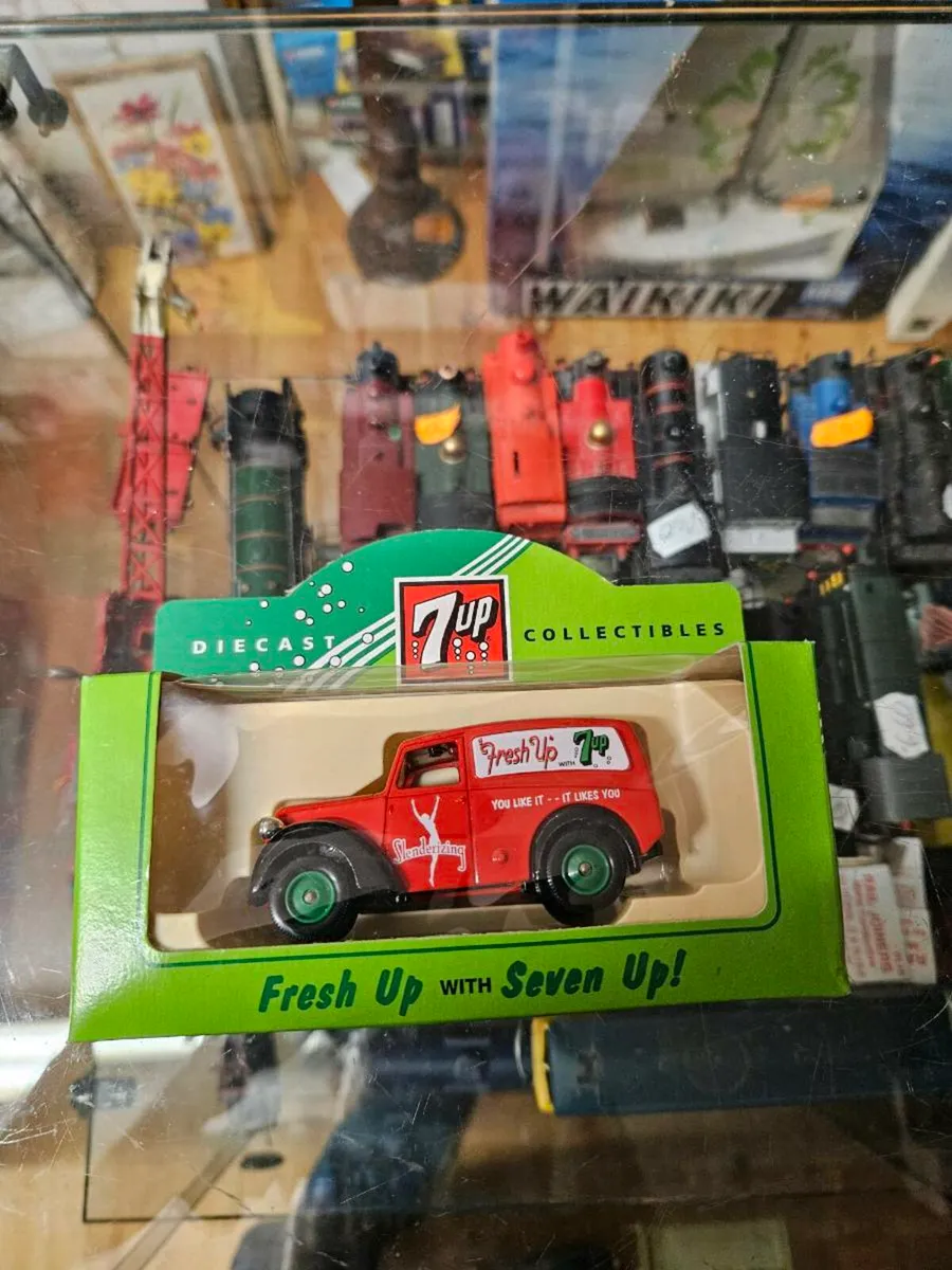 Corgi Lledo 7up Van