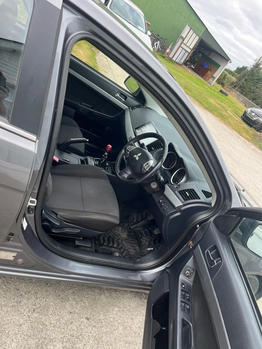 Mitsubishi Lancer - Image 4