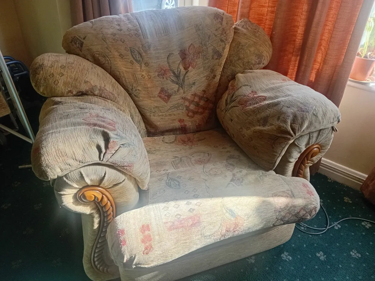3 piece Suite of furniture - Image 3