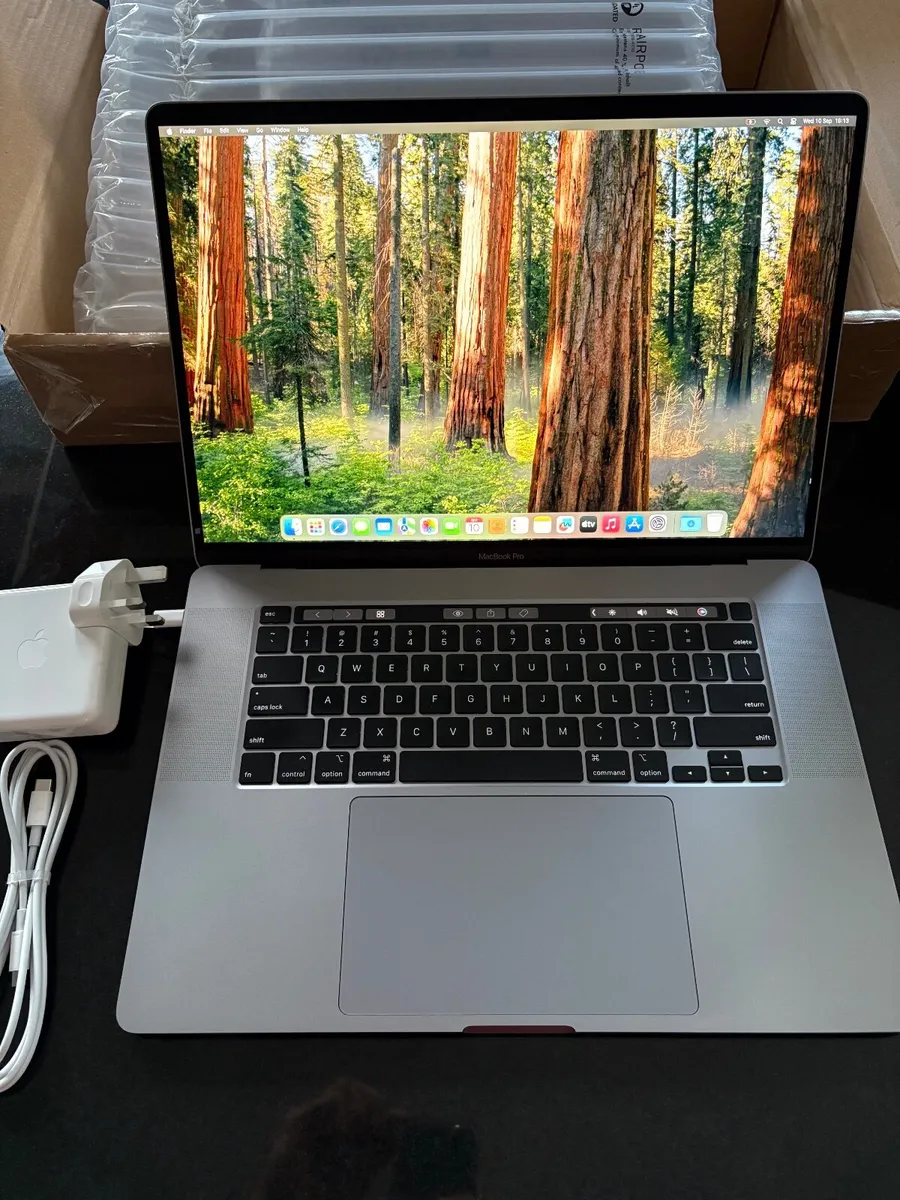 16" Apple MacBook Pro Sequoia (512GB SSD, 16gb) - Image 1