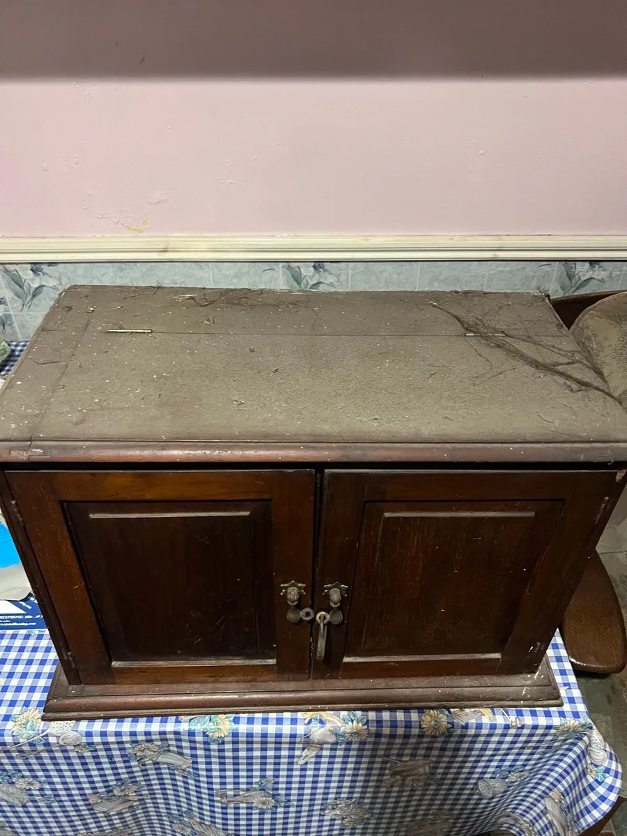 Vintage BBC cabinet - Image 1