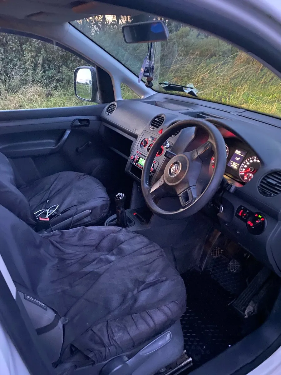 Vw Caddy - Image 4