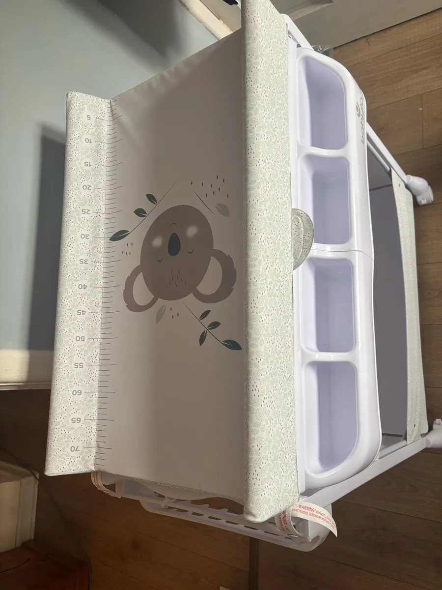 Babylo changing table and bath - Image 2