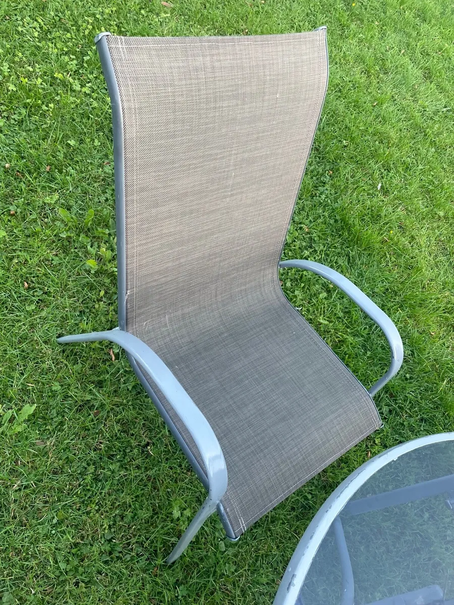Garden table + 4 chairs as new - Image 2