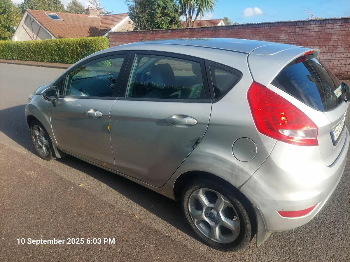 Ford Fiesta 2011 - Image 3