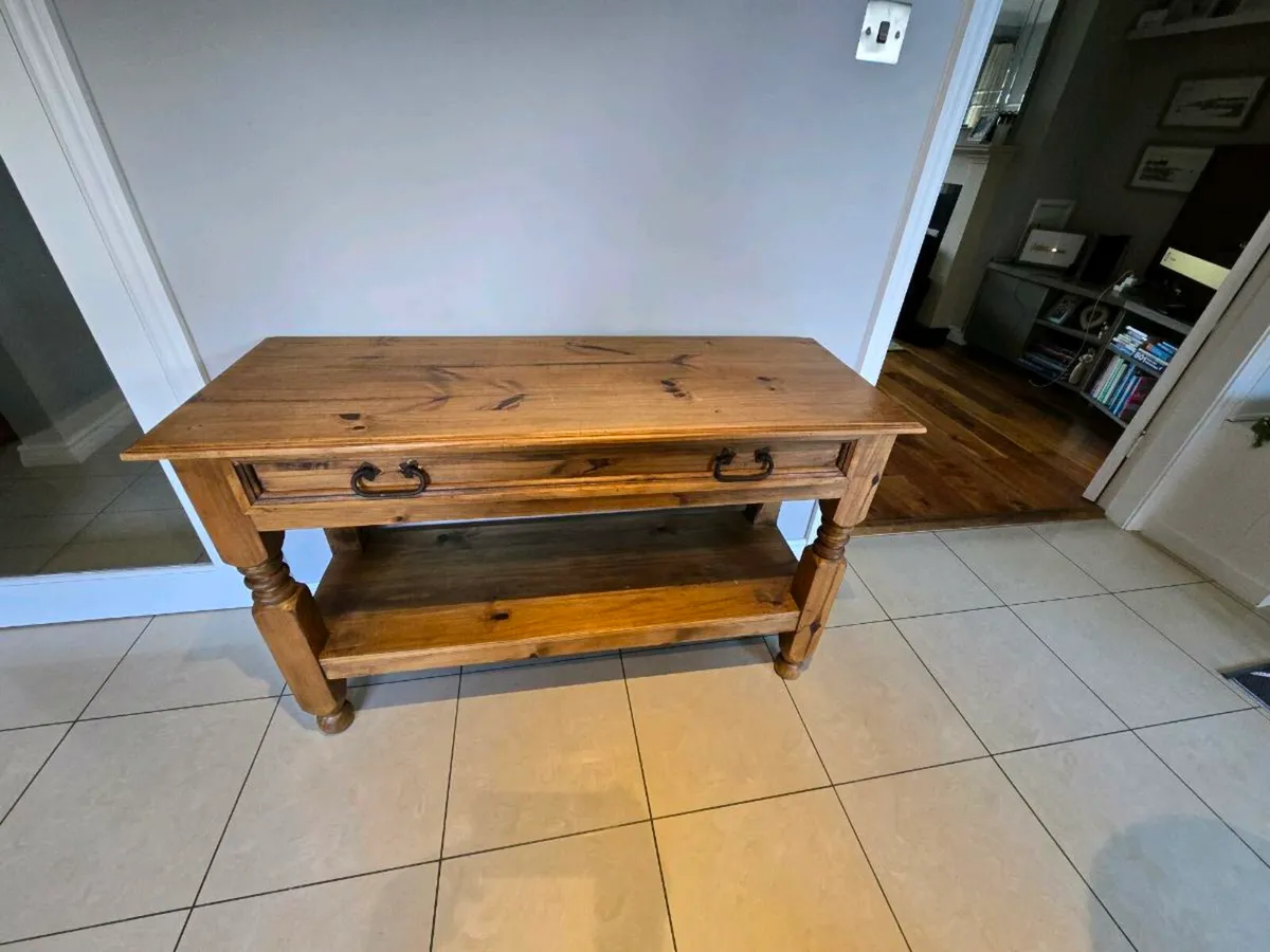 Side board - Image 1