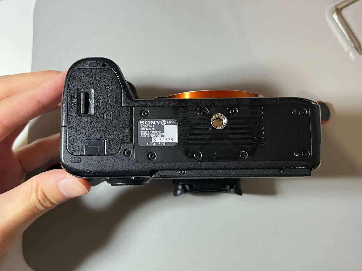 Sony A7R III Full-Frame Mirrorless Camera - Image 3