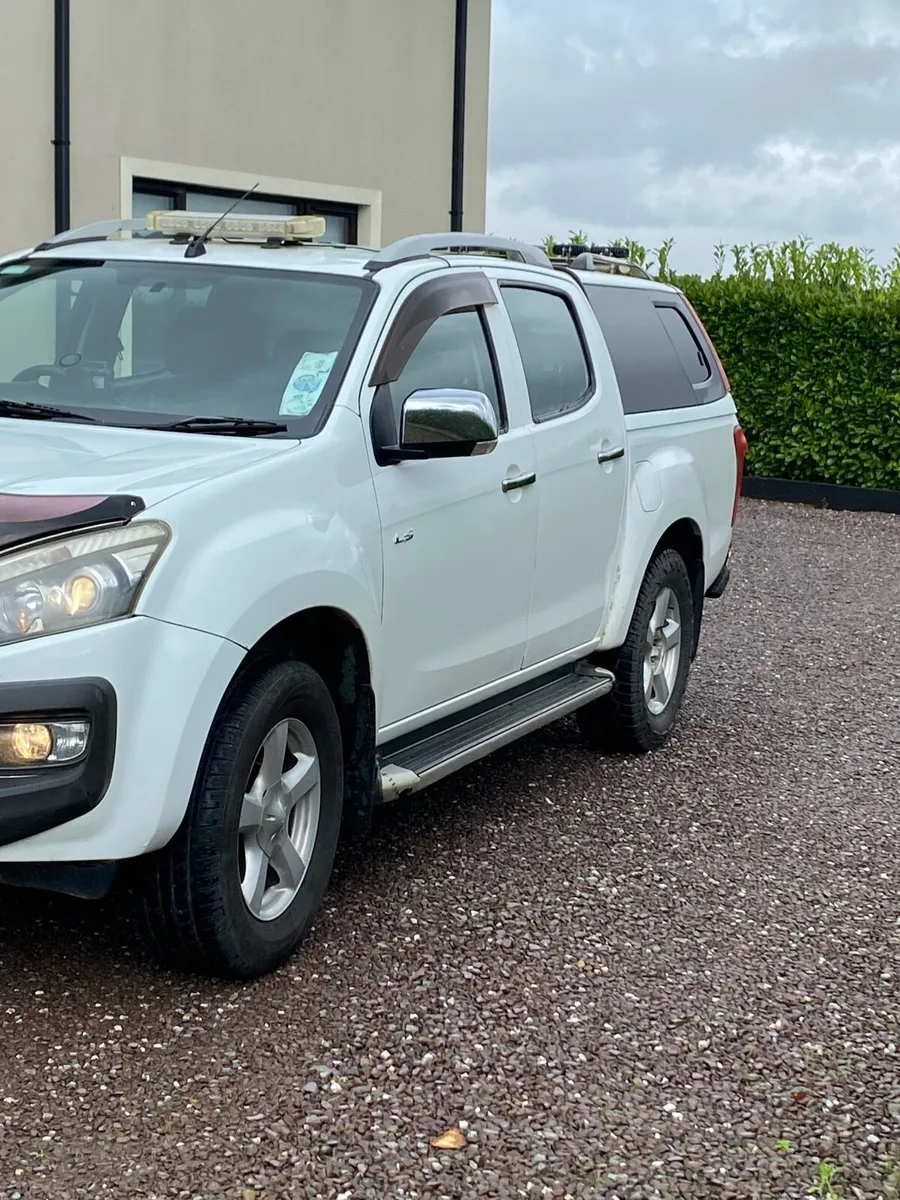 Isuzu Dmax - Image 2