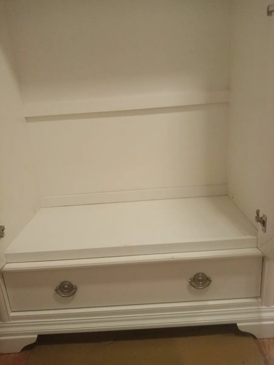 Wardrobe - Image 2