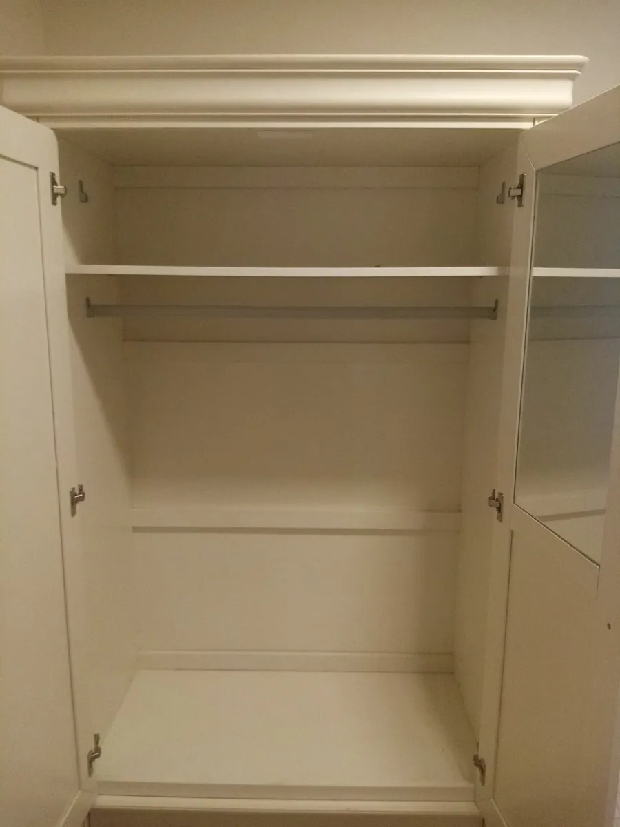 Wardrobe - Image 4