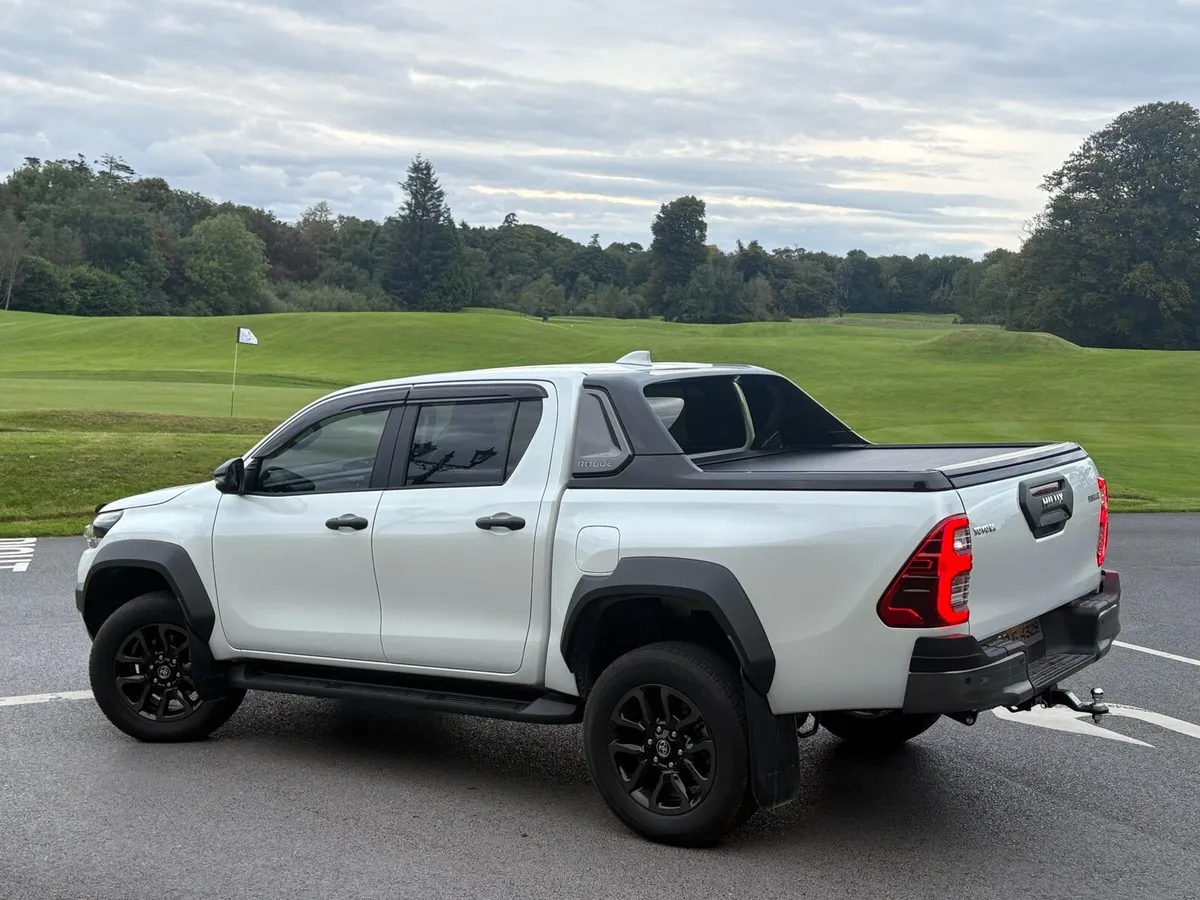 Toyota Hilux - Image 3
