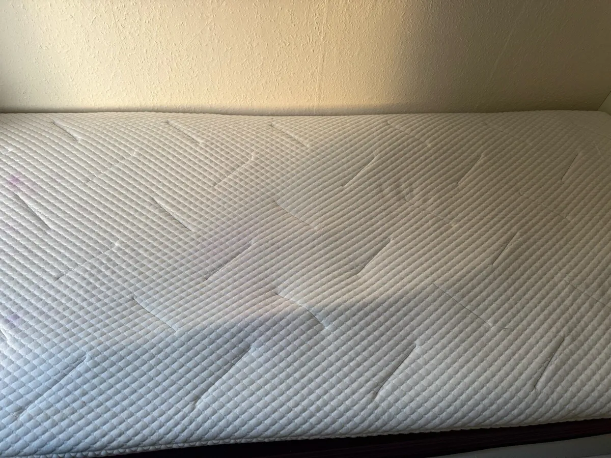 JYSK single foam mattress and accessories - Image 3