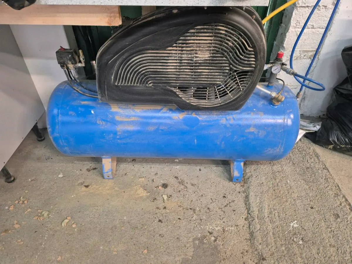 200 Litre Air compressor - Image 1
