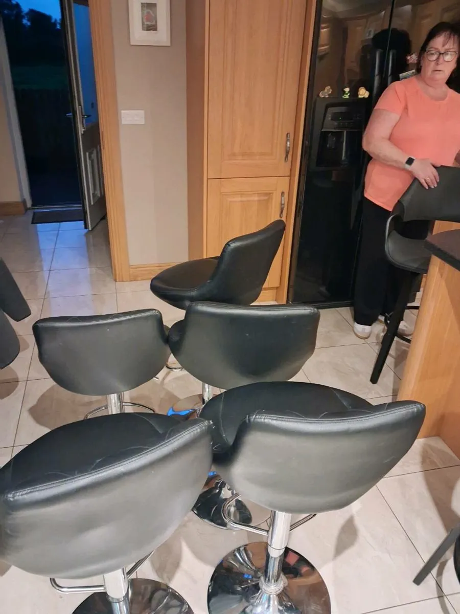 Bar stools - Image 2