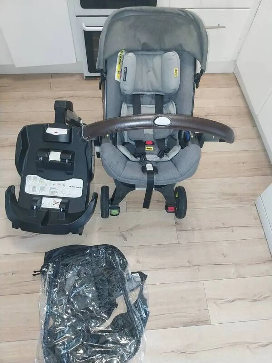 doona+ and isofix base - Image 1