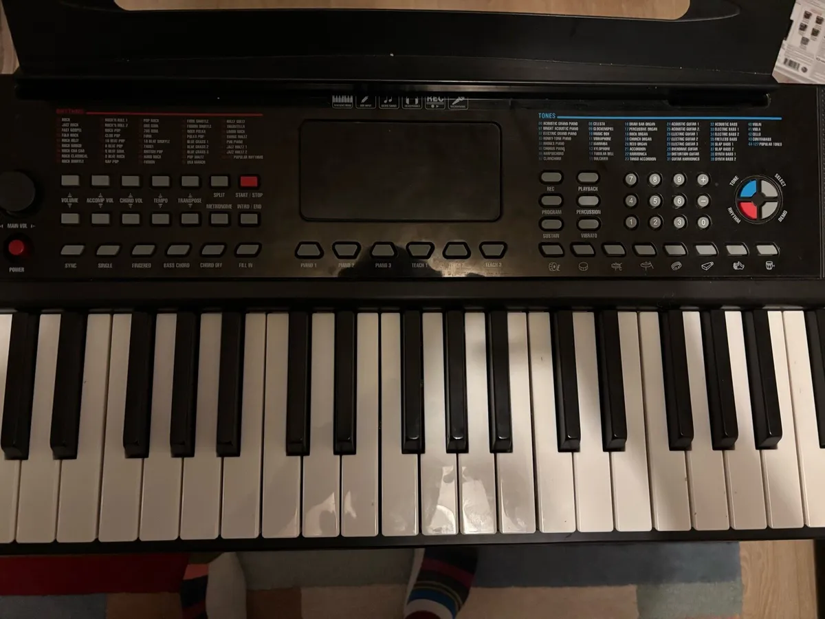 Electronic Keyboard and stand - Image 2