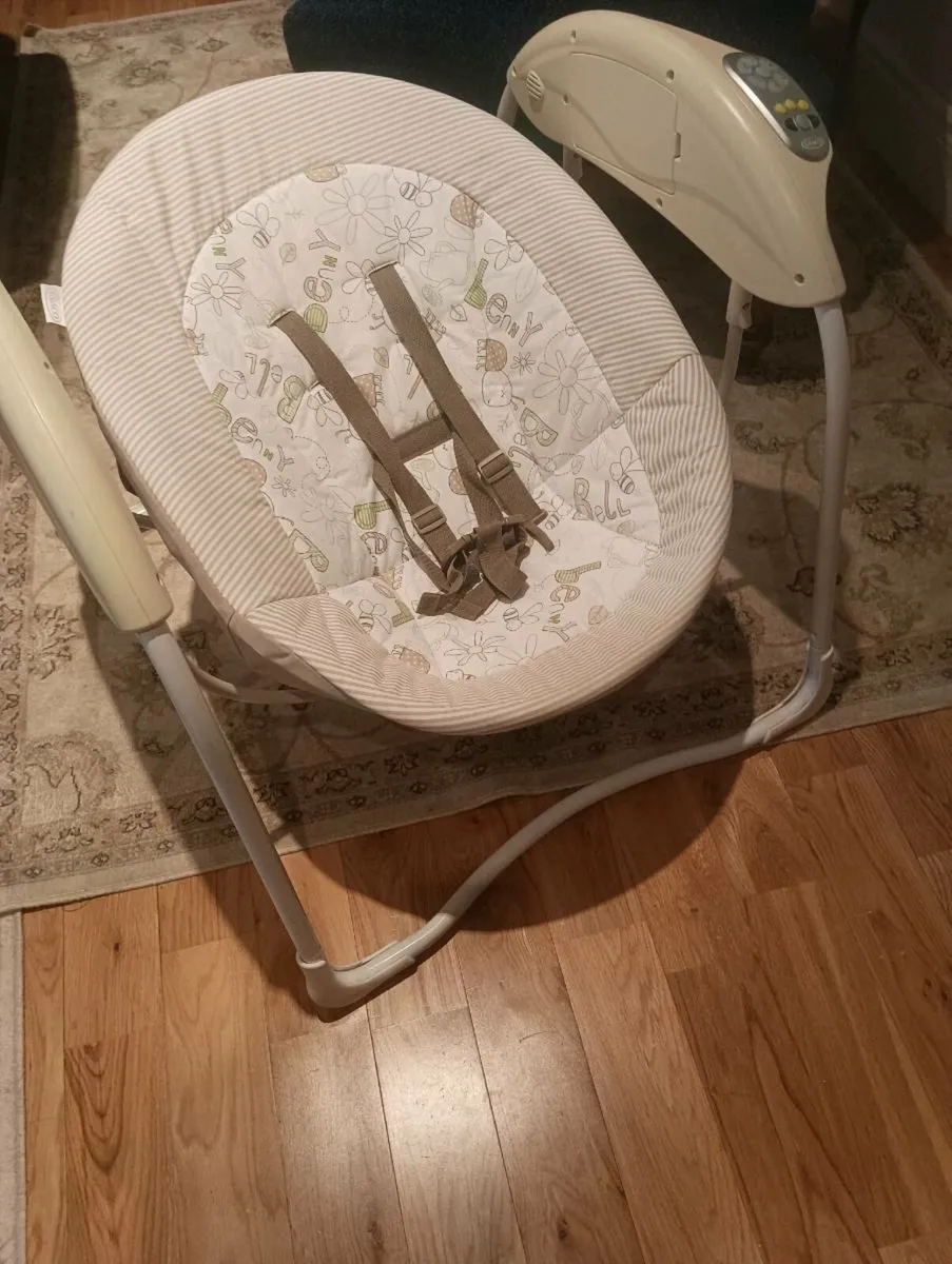 Beautiful baby Rocker plays music sound's - Image 2