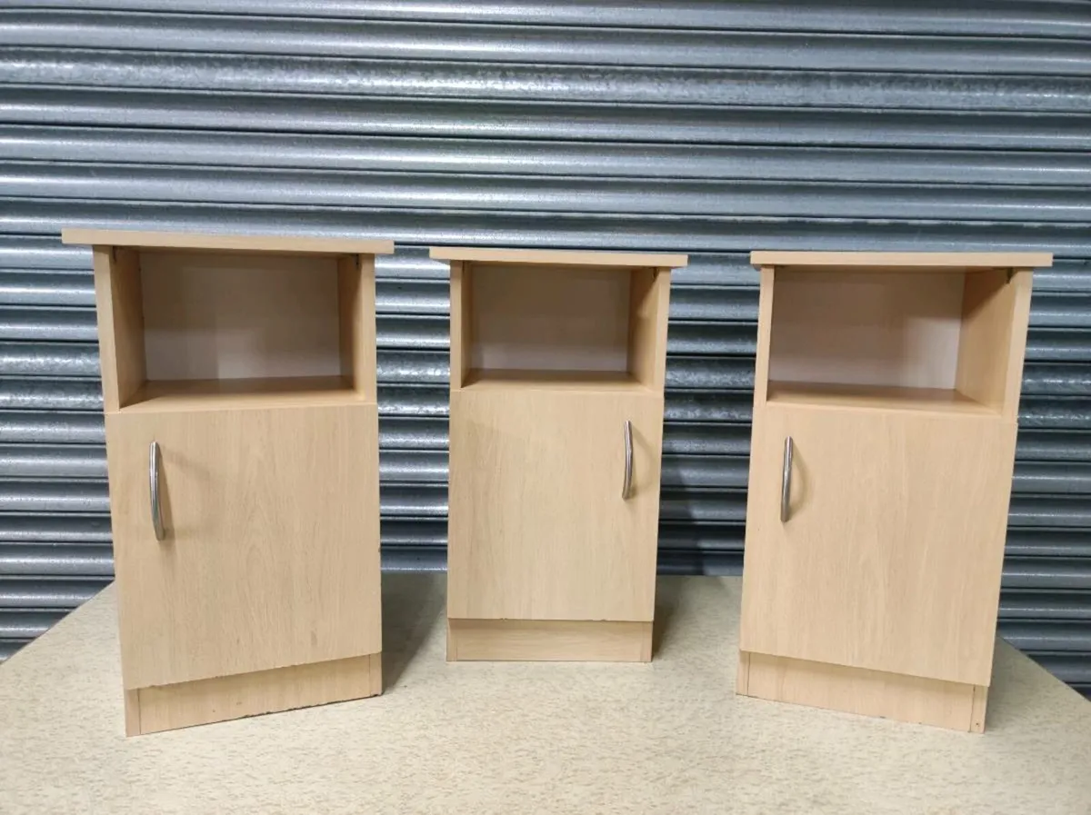 3 bedside lockers - Image 1