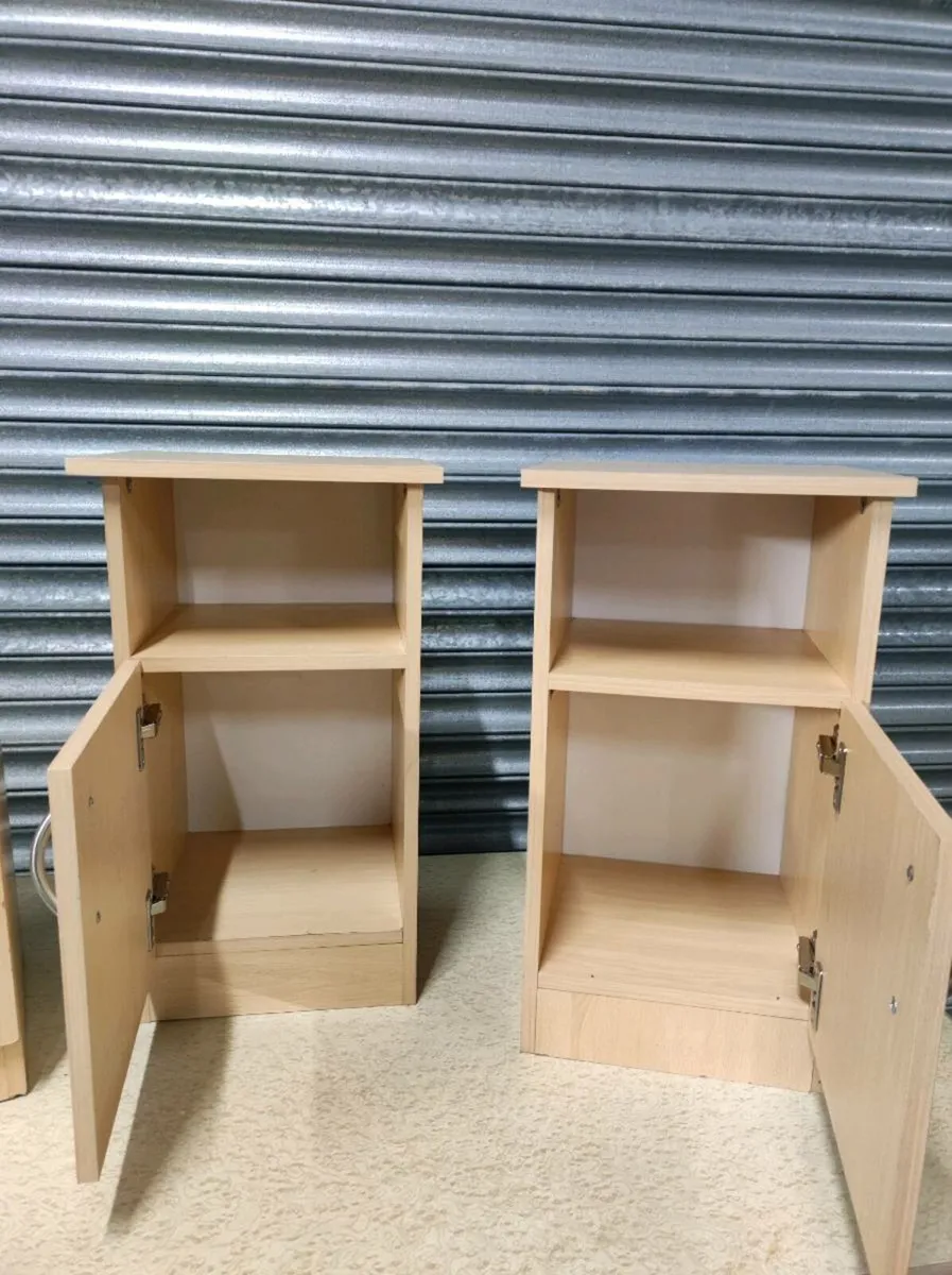 3 bedside lockers - Image 2