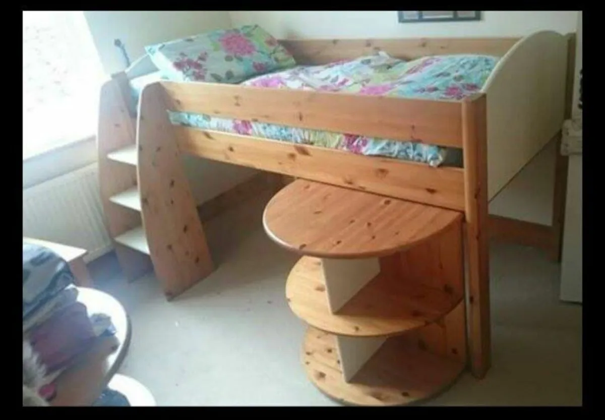 Bunk bed - Image 1