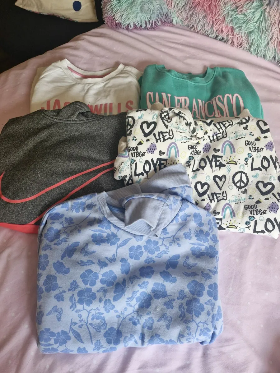 Children's Clothes - Image 1