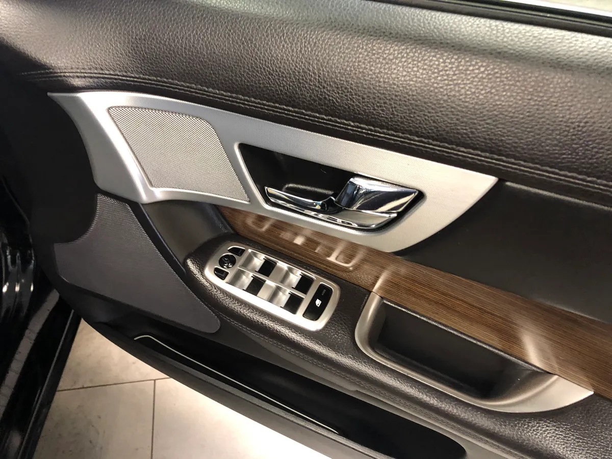 Jaguar XF LUXURY 2.2 - Image 4