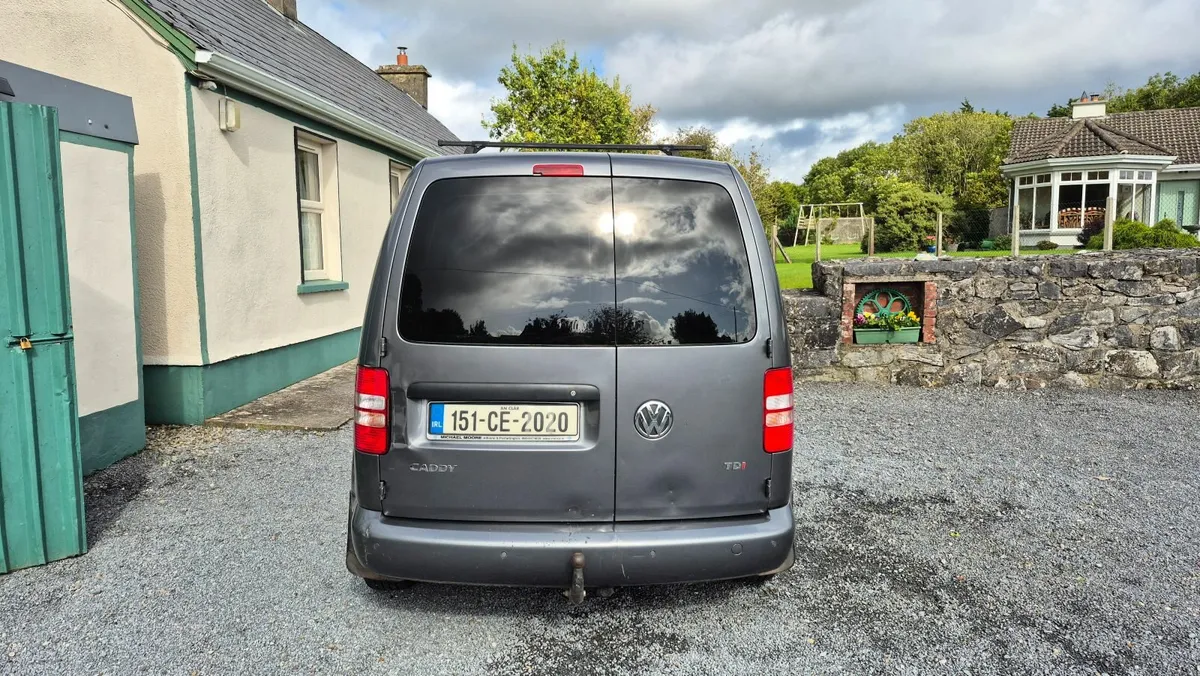 VW Caddy 2015 Trendline 102HP FSH 1owner ONO - Image 4