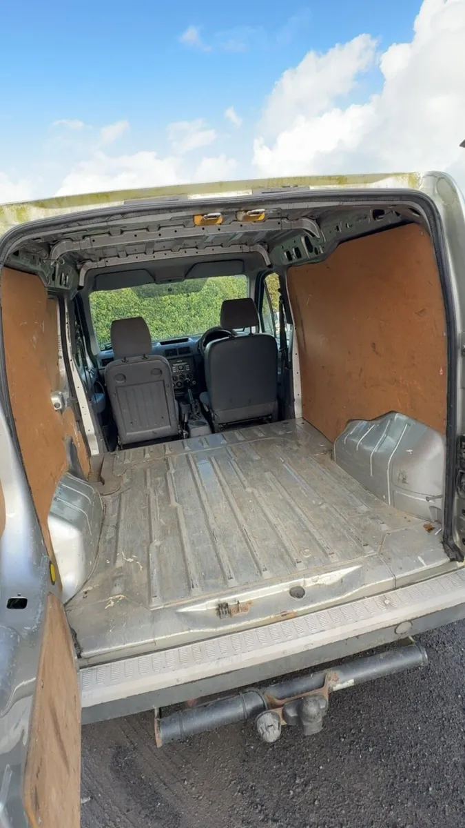 Van - Image 2