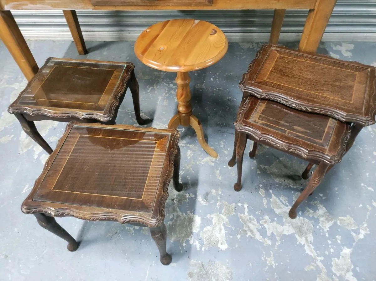 Job lot of vintage small side/ corner tables - Image 4