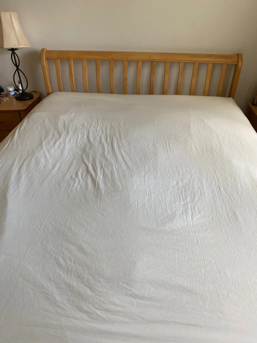 King size bed - Image 2