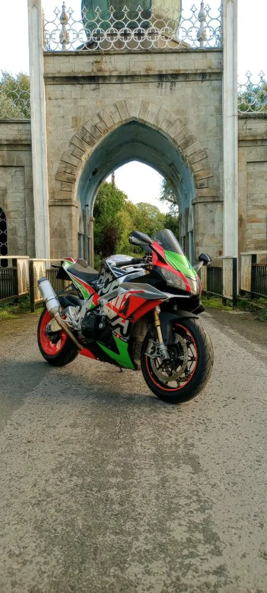 Aprilia rsv4 RF - Image 3
