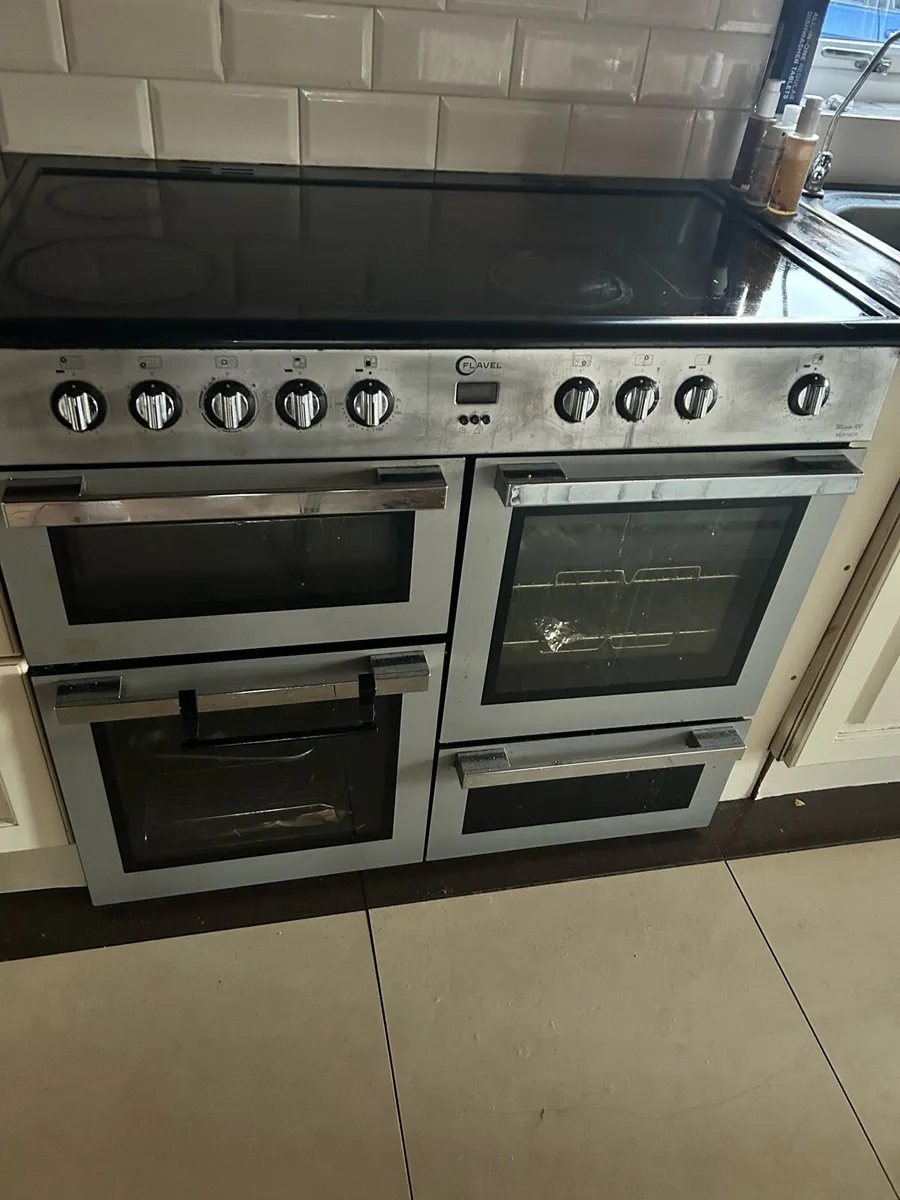 Electric cooker - Image 1