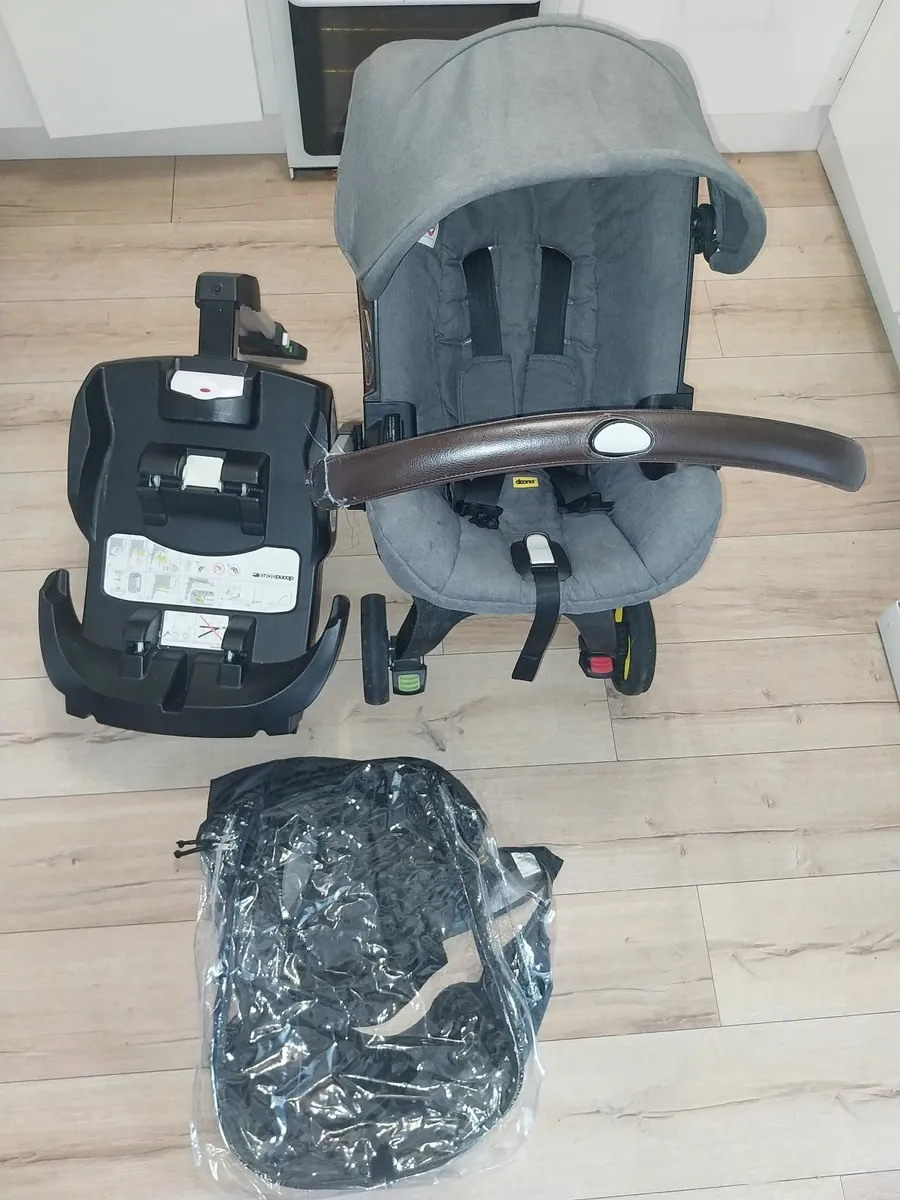 Doona+ and isofix base - Image 1