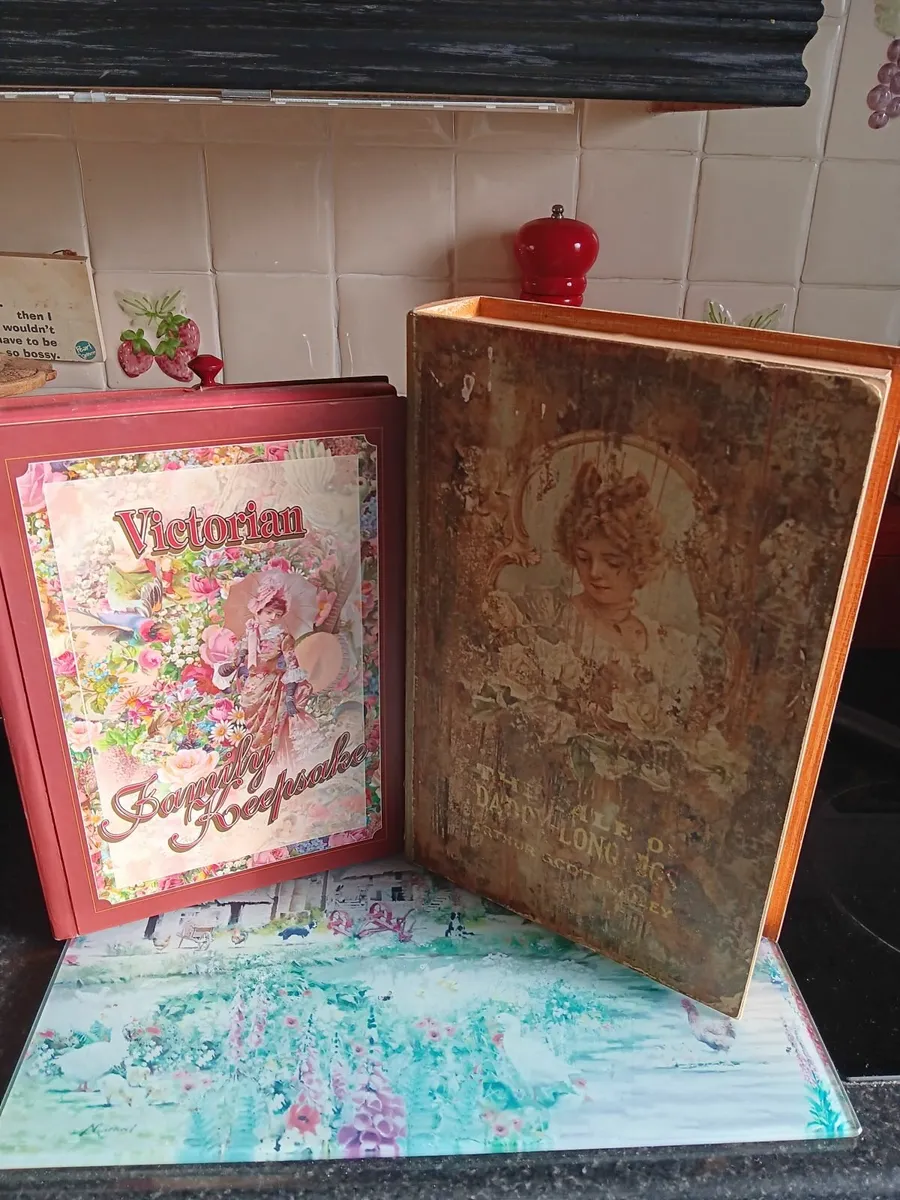 Vintage style storage boxes - Image 1