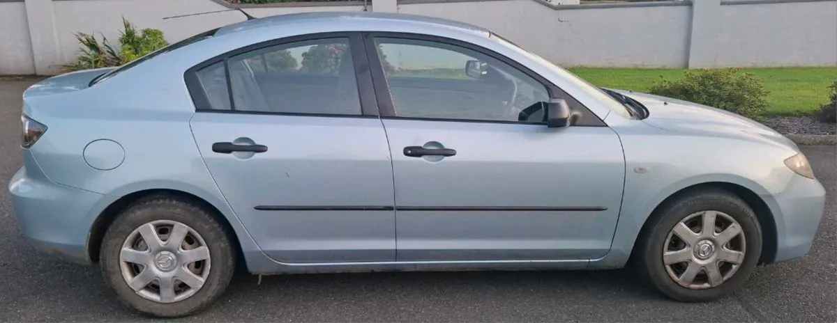 Car Mazda 3 - Image 2