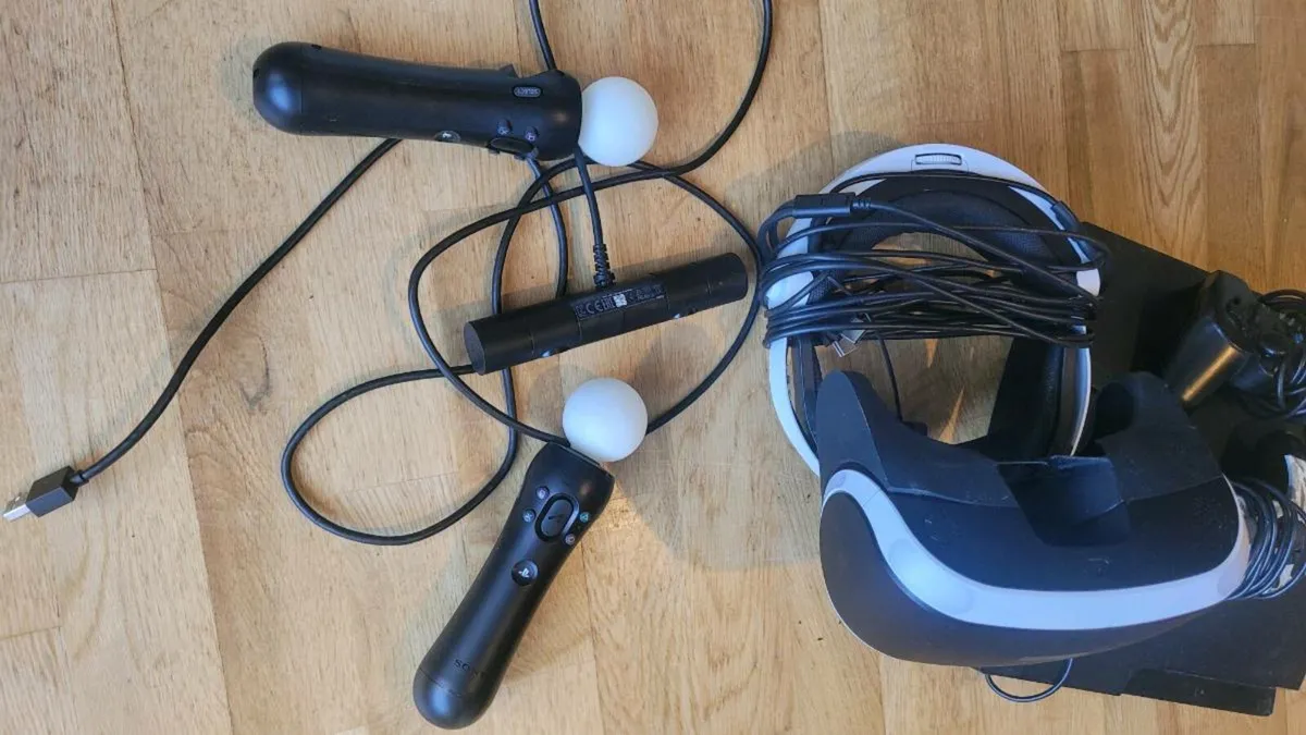 PS 4 VR Headset Bundle - Image 1