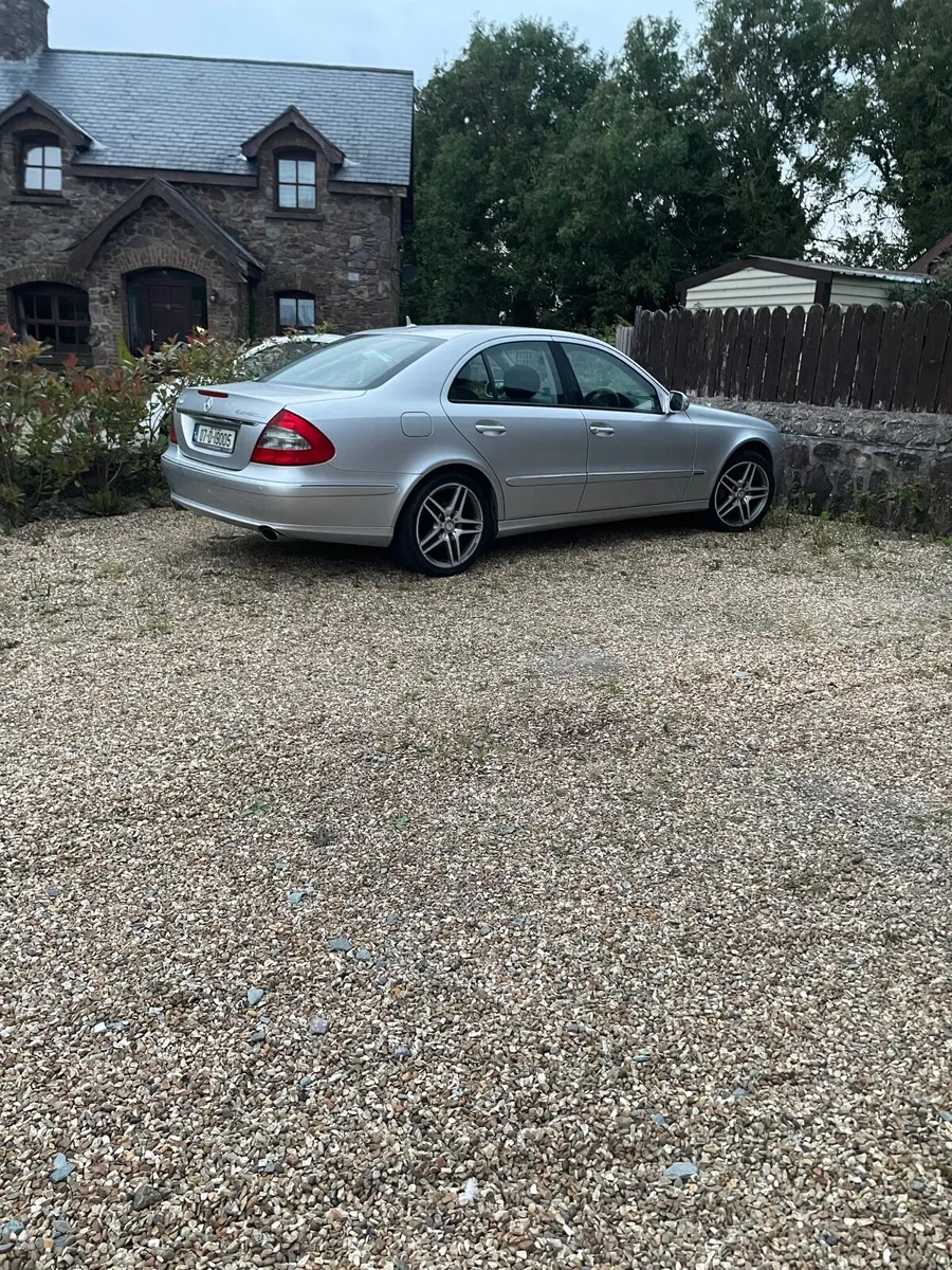 Mercedes-Benz E-Class 2007 - Image 3