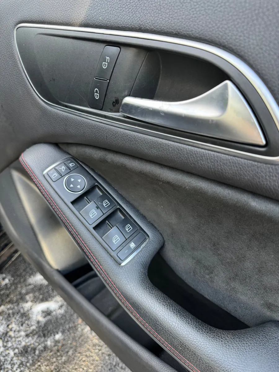 Mercedes A180 AMG Sport Auto - Image 3