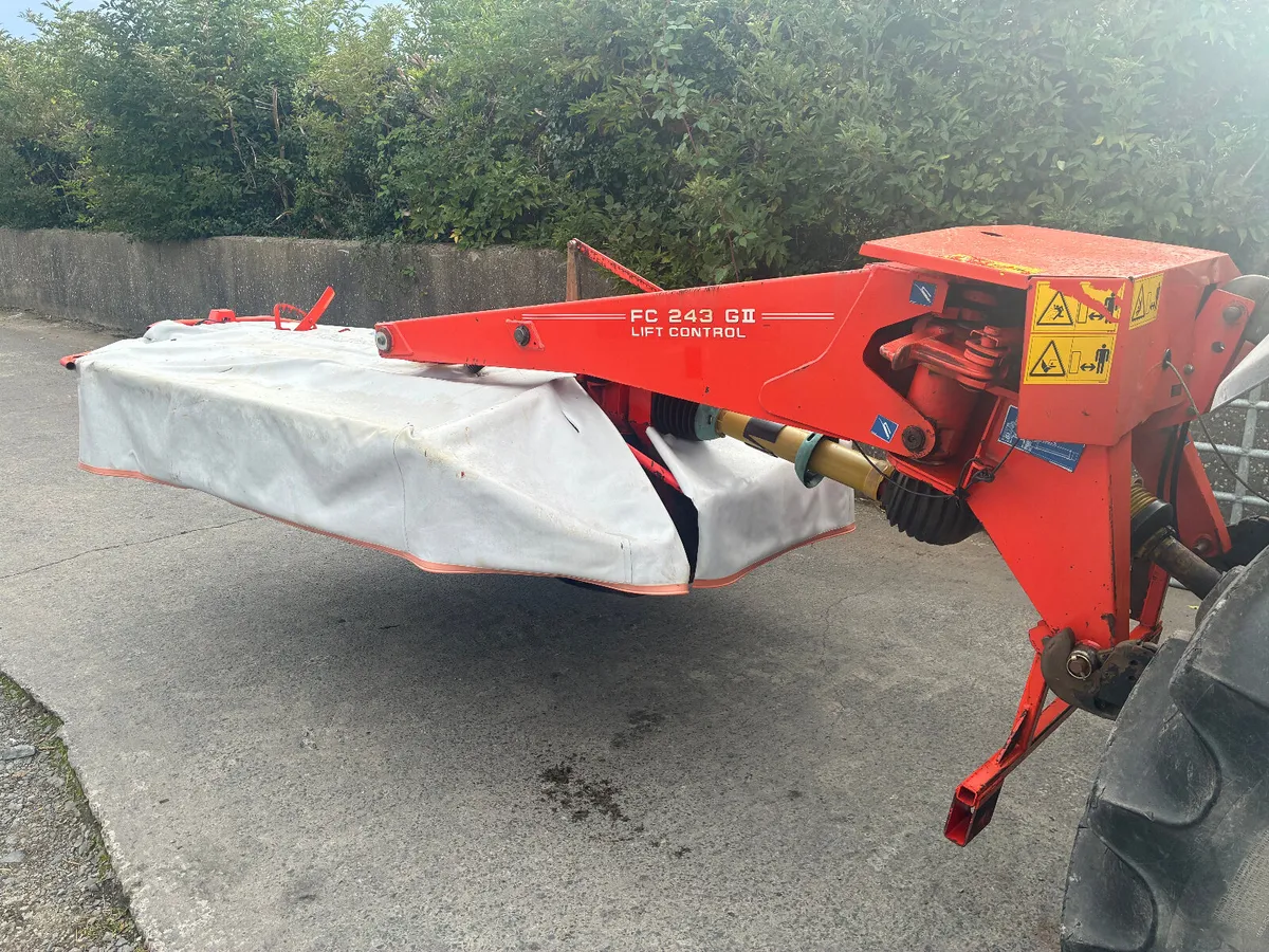 Kuhn FC243 GII Mower Conditioner - Image 3