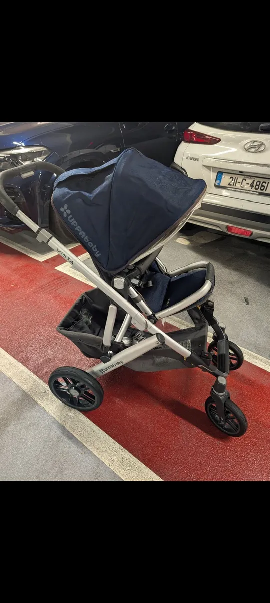 Uppababy vista double buggy - Image 3