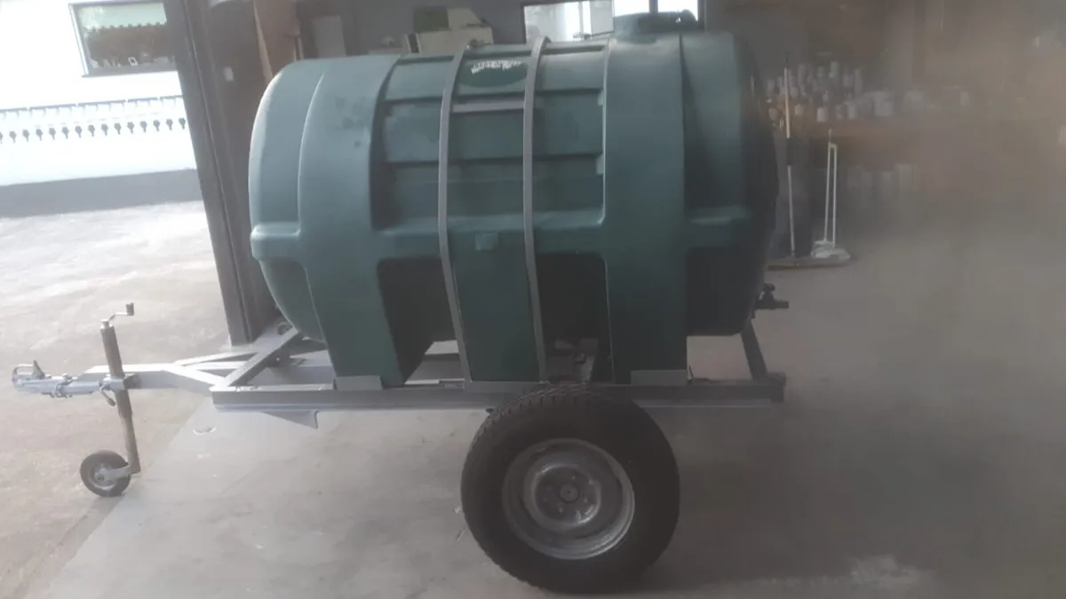 Water tank and trailer - Image 4
