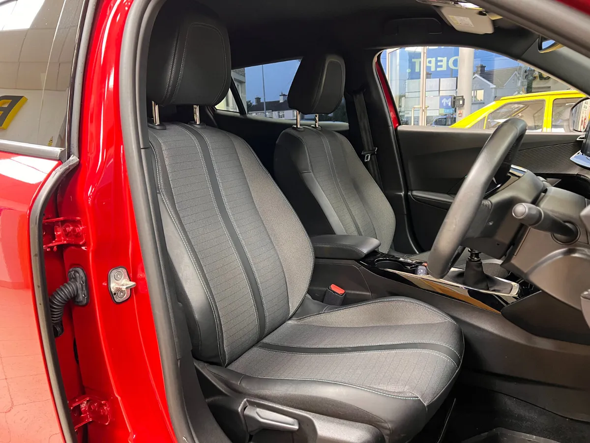 Superb Value VERY Low Kms High Spec 2023 1 Owner F - Image 3