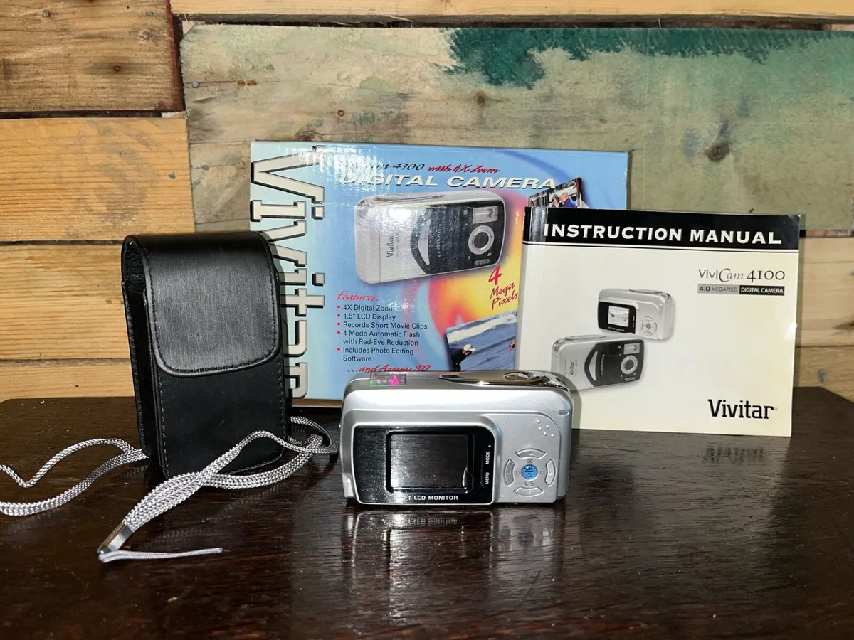 Vintage digital camera - Image 1