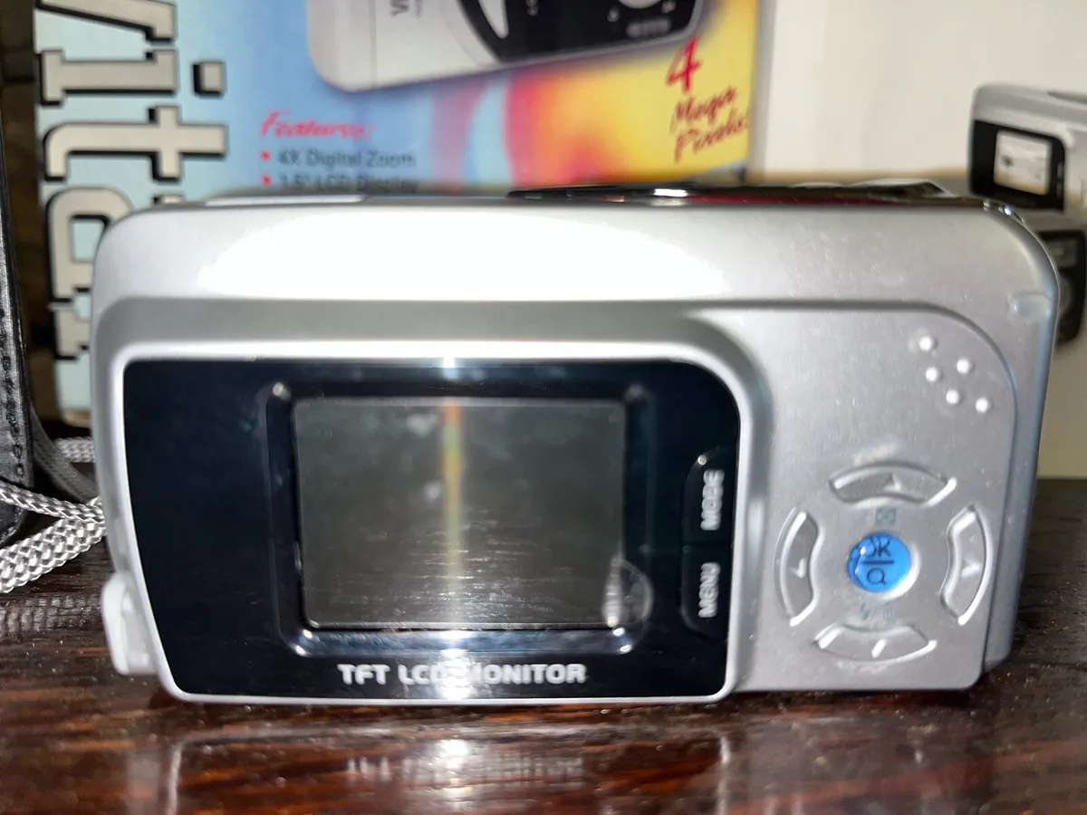 Vintage digital camera - Image 3