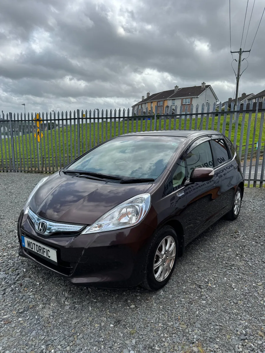 Honda Fit 2012 | Reverse Cam | Anniversary Edition - Image 2