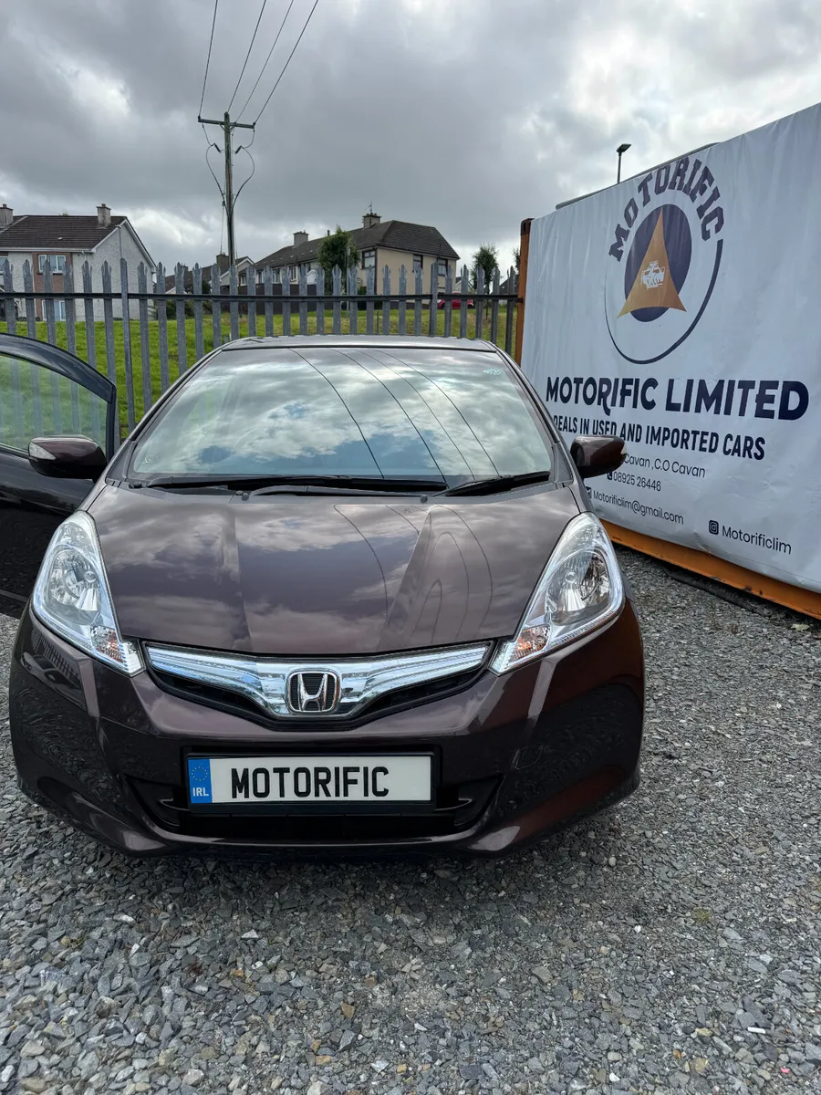 Honda Fit 2012 | Reverse Cam | Anniversary Edition - Image 4