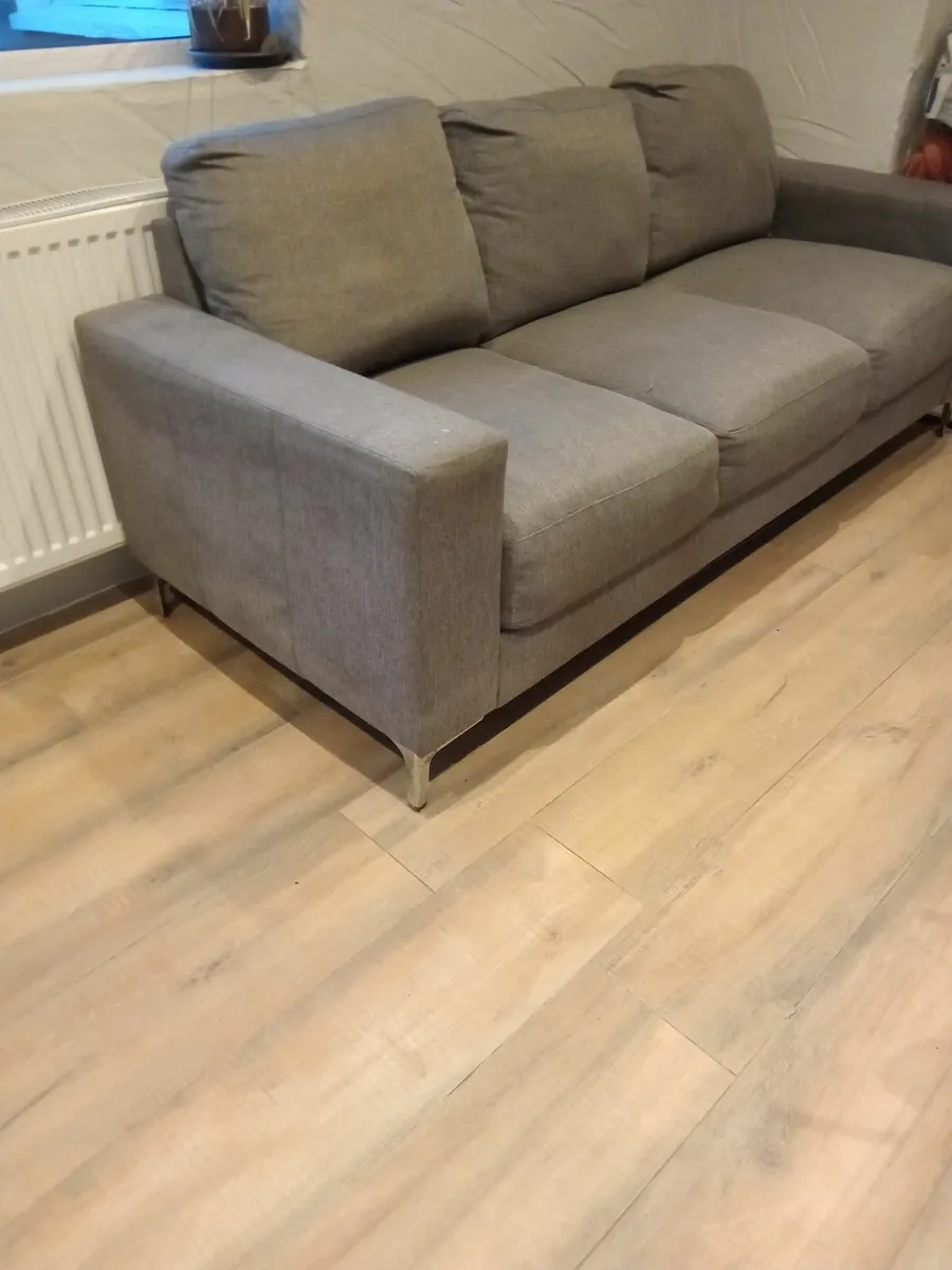 3 seater couch - Image 1